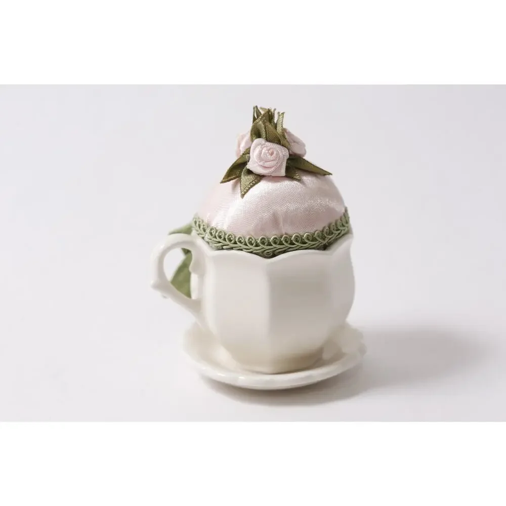 1998 Mud Pie Tea Cup Miniature Pin Cushion Sewing Accessory ~ 260622-WH 1240